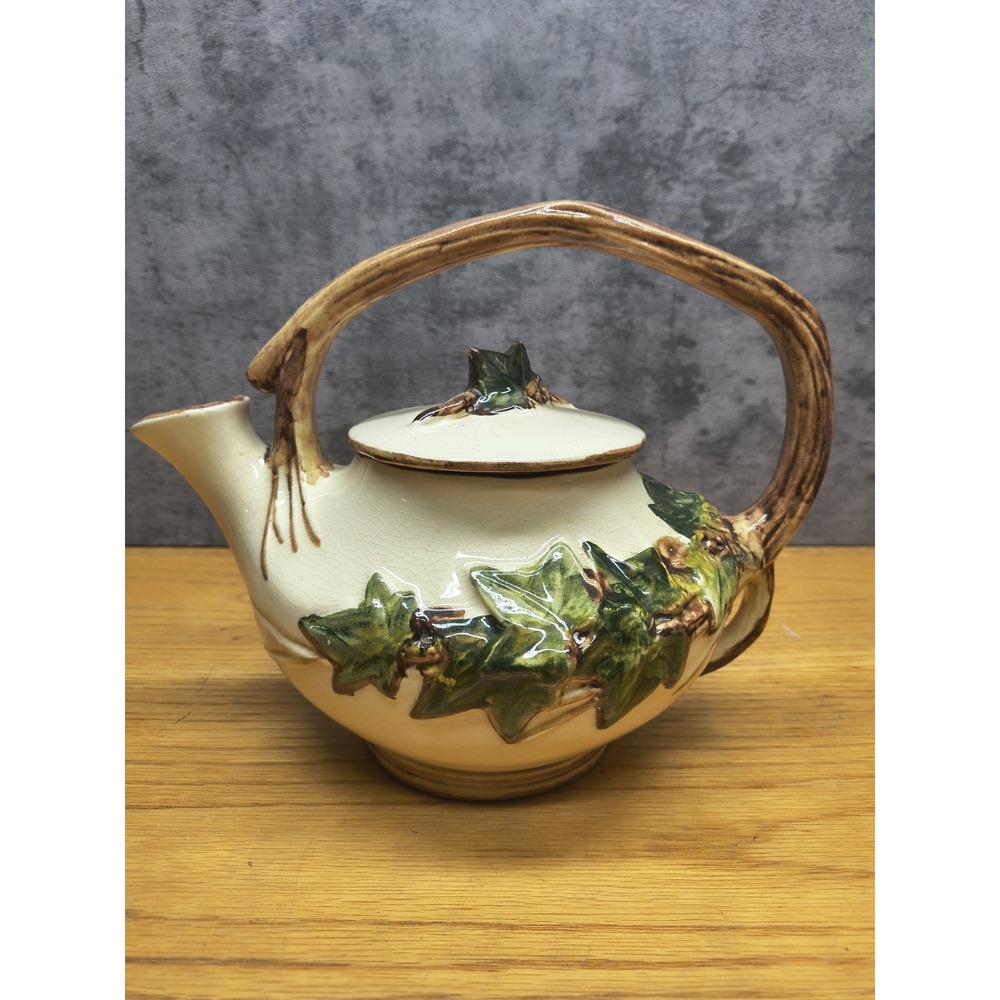 Vintage 1940's  McCoy Pottery Ivy Leaf  And Twig Teapot‎